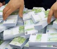 depositphotos_32612191-stock-photo-old-sick-woman-lying-at